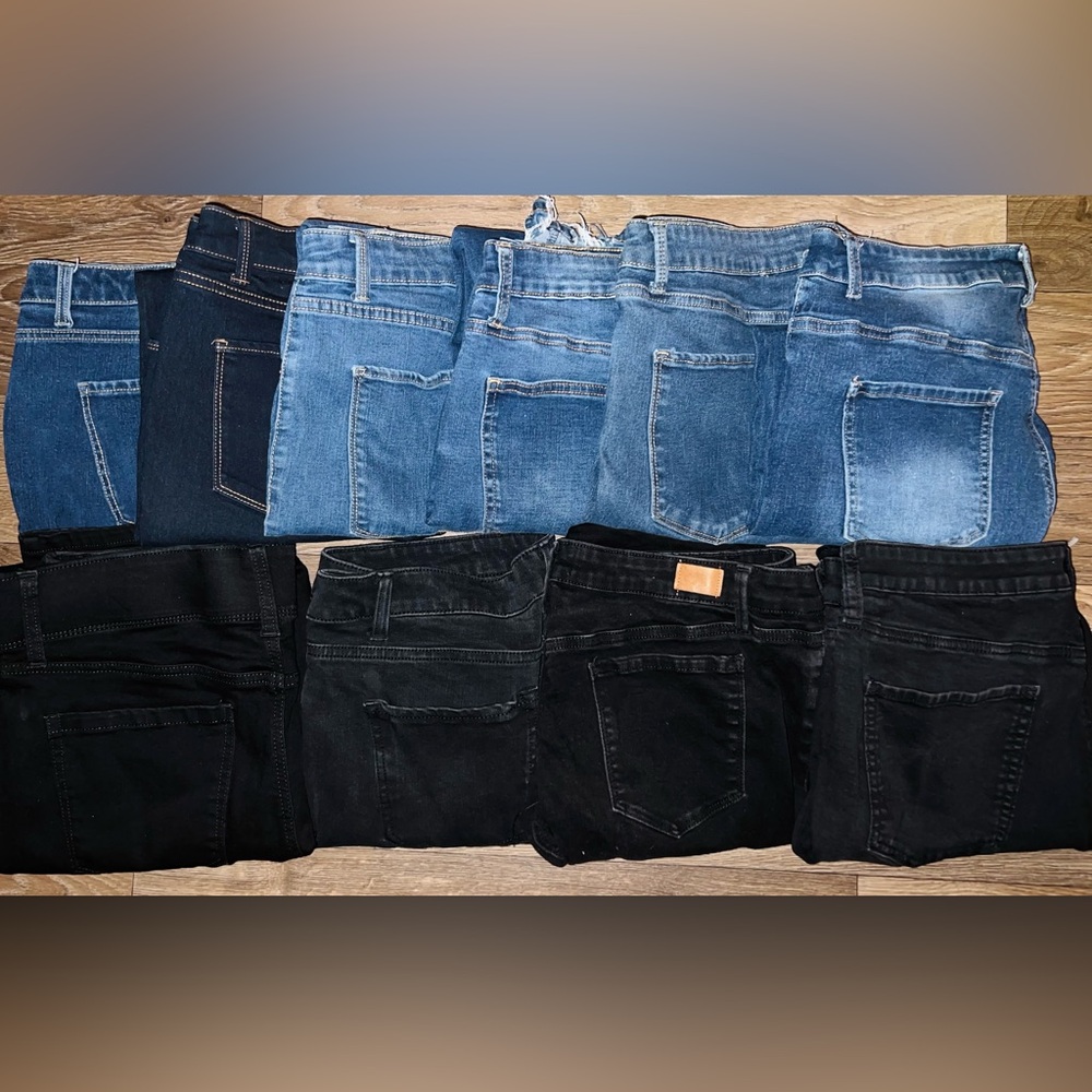 10 pairs of junior girl jeans sizes ranging from 13-17